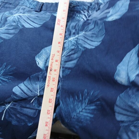 Old Navy Men’s Blue Palm Print Shorts 38 Built-In Flex Ultimate Slim Casual Summ - Picture 10 of 12